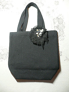 コサージュ付きバッグ