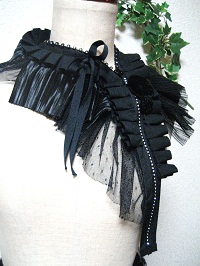 チャック、　ジレ黒